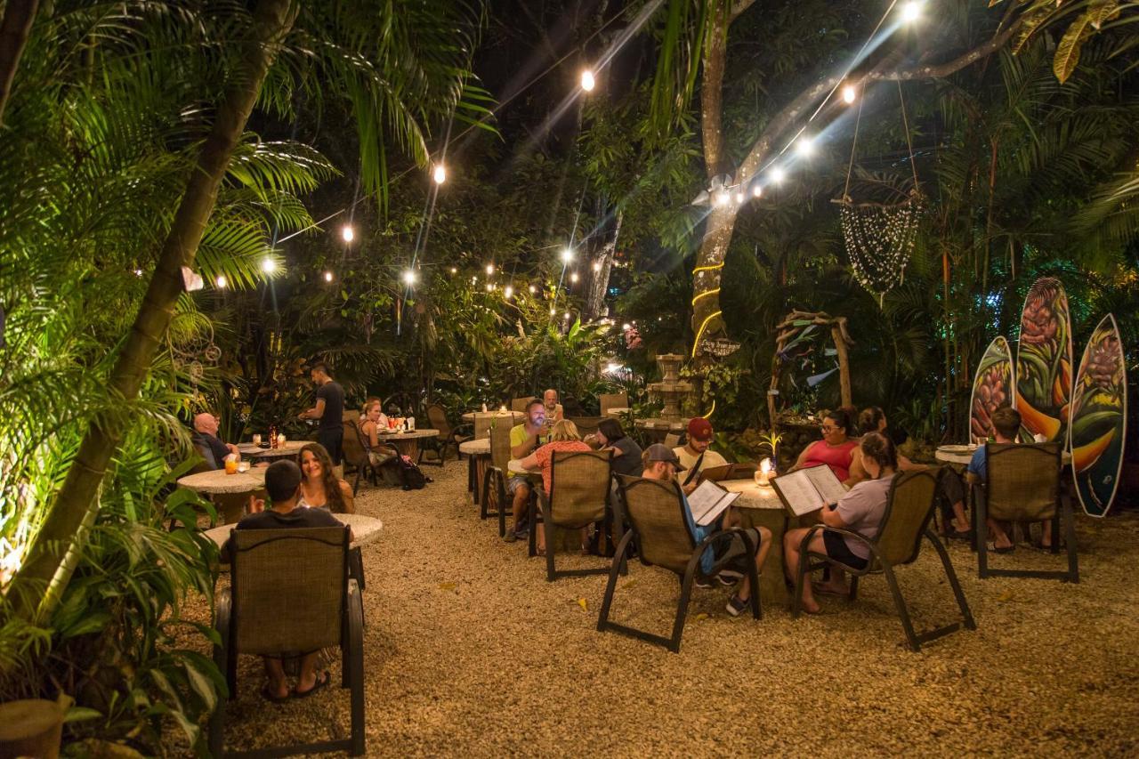 El Sano Banano Beachside Hotel モンテスマ エクステリア 写真