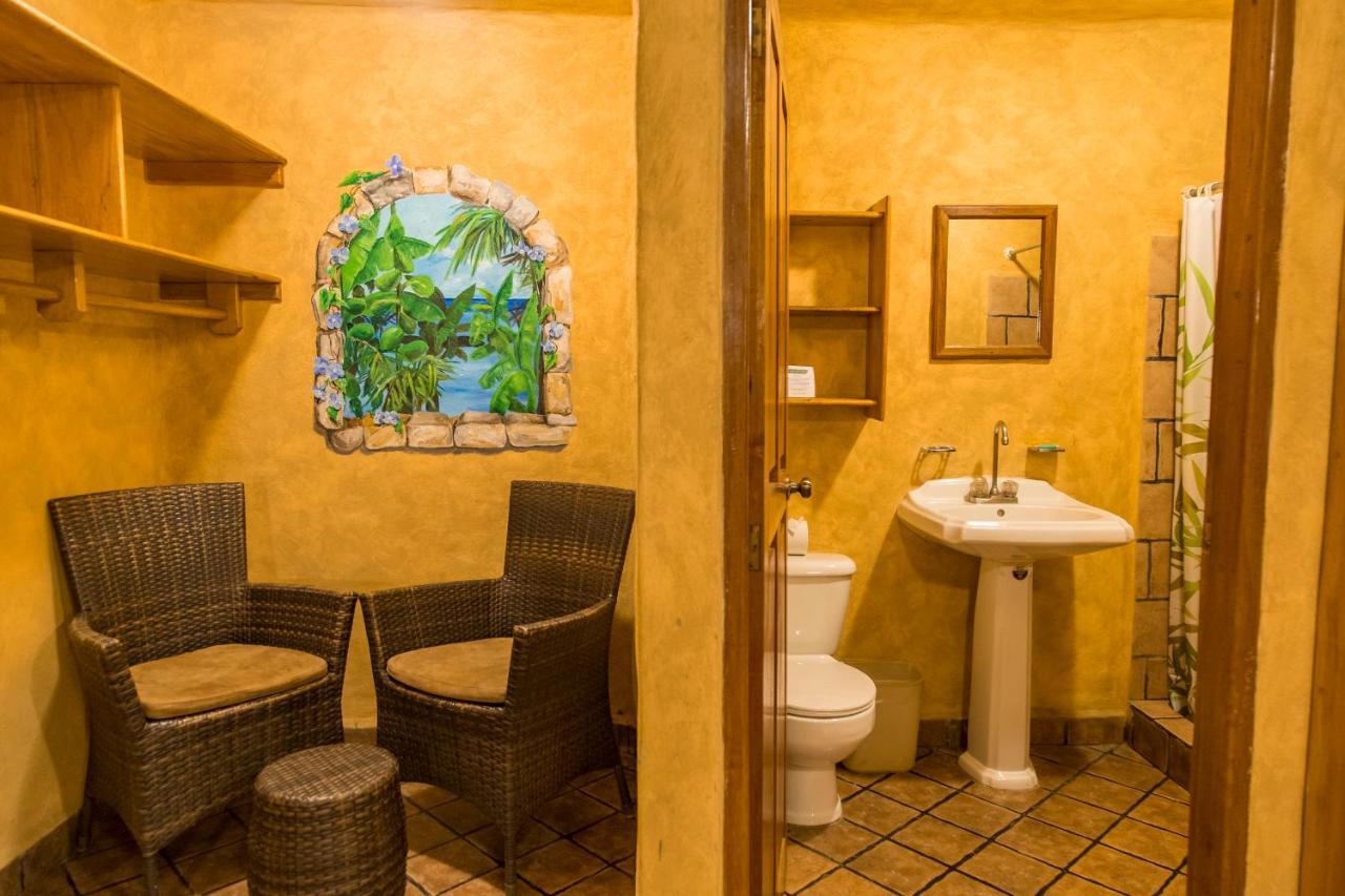 El Sano Banano Beachside Hotel モンテスマ エクステリア 写真