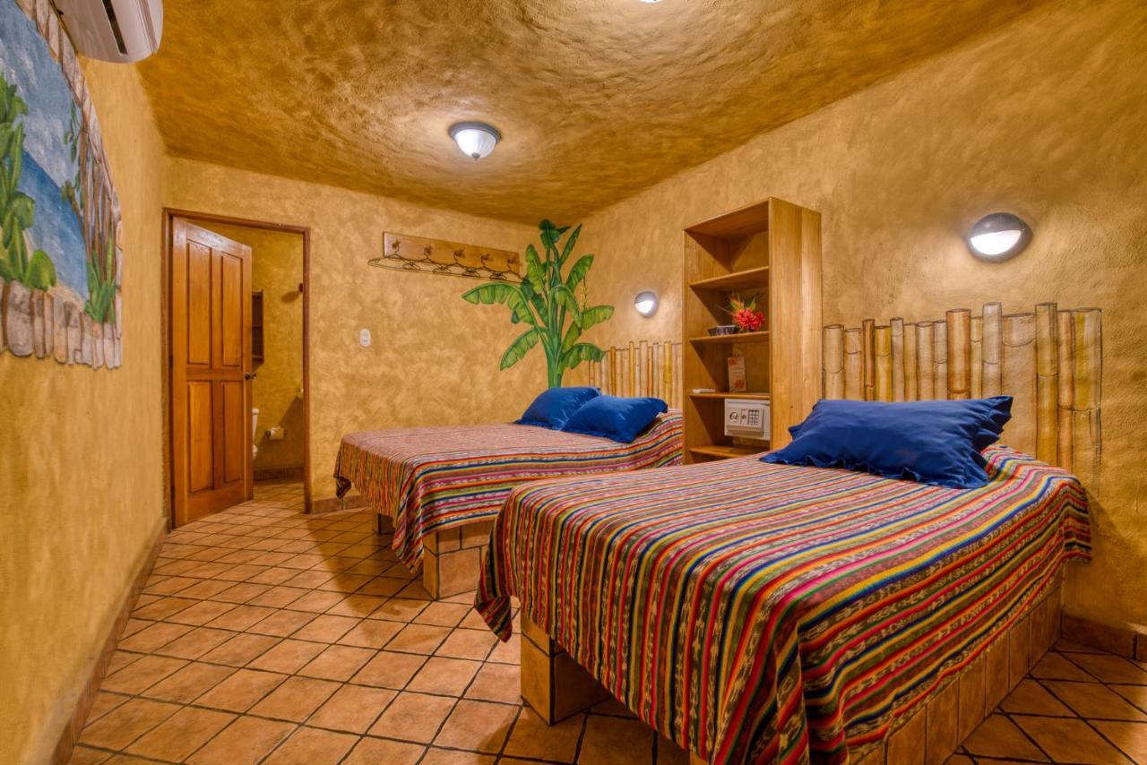 El Sano Banano Beachside Hotel モンテスマ エクステリア 写真