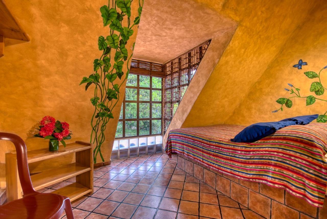 El Sano Banano Beachside Hotel モンテスマ エクステリア 写真