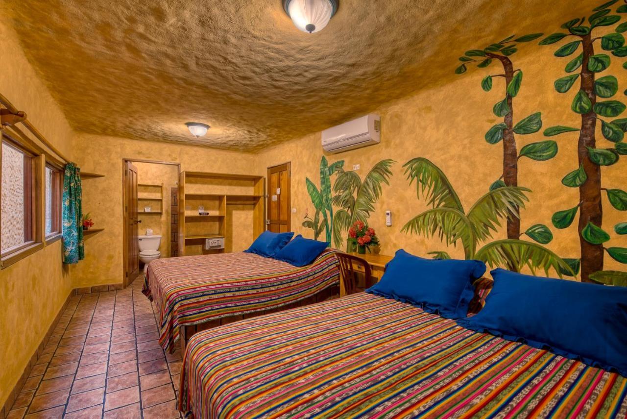 El Sano Banano Beachside Hotel モンテスマ エクステリア 写真